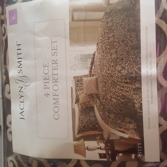 Jaclyn Smith Bedding Nwtjaclyn Smith Comforter Set Poshmark